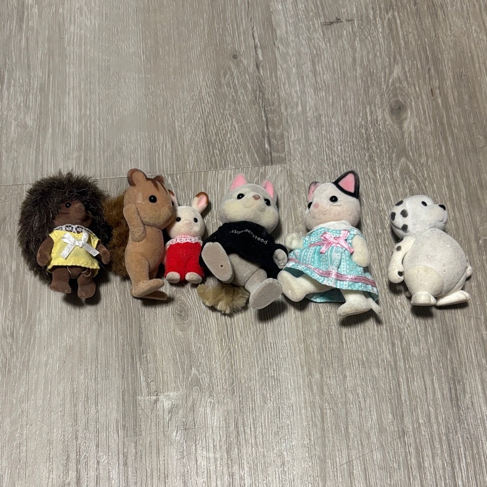 Slyvanian Families Calico Critters Charming Animal Friends Plush Toy Set